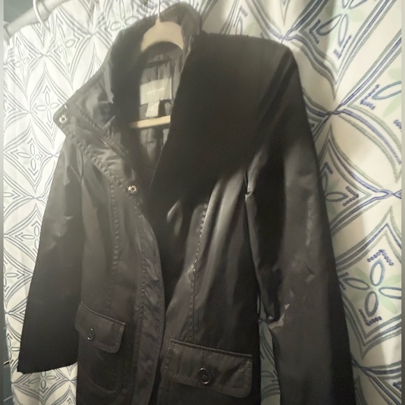 Ann Taylor Sleek Black WeatherProof Jacket, Fully Lined w/Zipper Closure Pockets - Picture 10 of 14